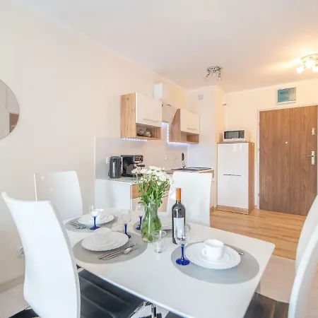 Color Apartament Black & White Apartment Kolobrzeg
